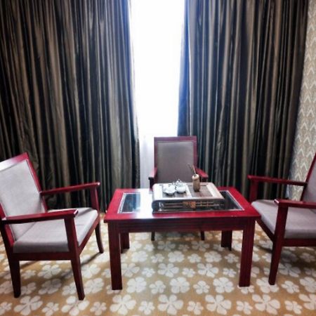 Ximala Business Hotel - Jia He Branch Kanton Exterior foto